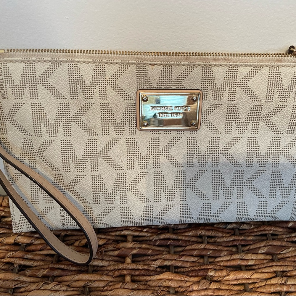 Michael Kors Clutch